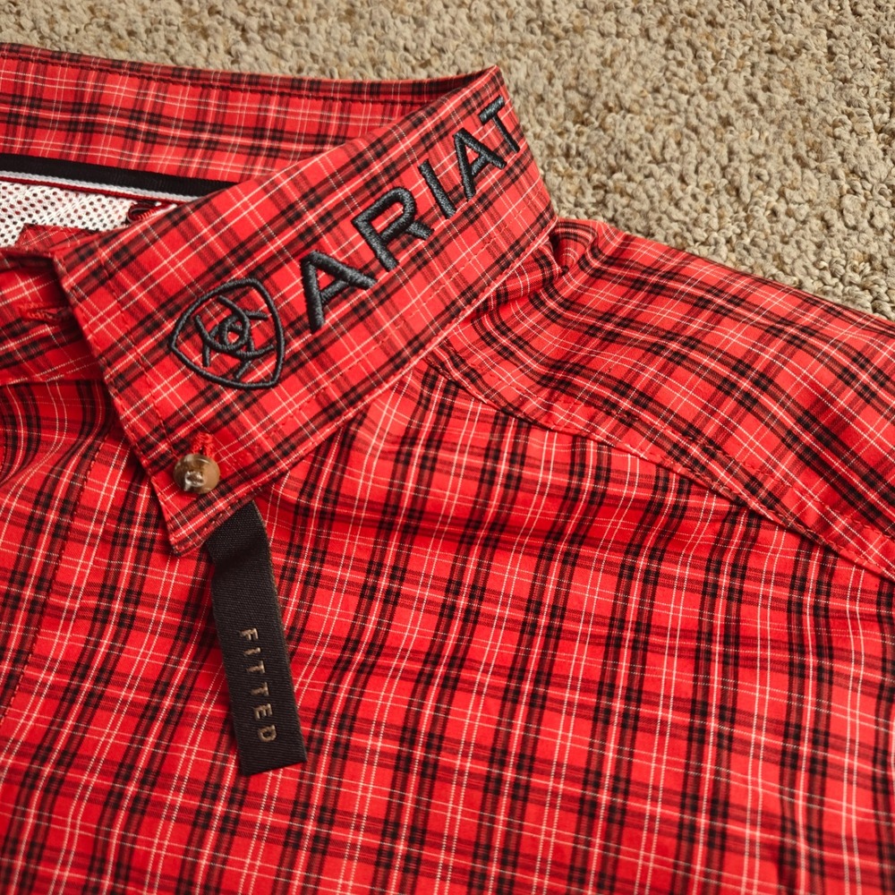 NWOT Ariat Pro Series Mens Red Plaid Long Sleeve‎ Button Up Shirt Fitted Size L - Picture 3 of 16